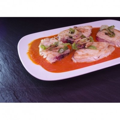 Bonito con tomate
